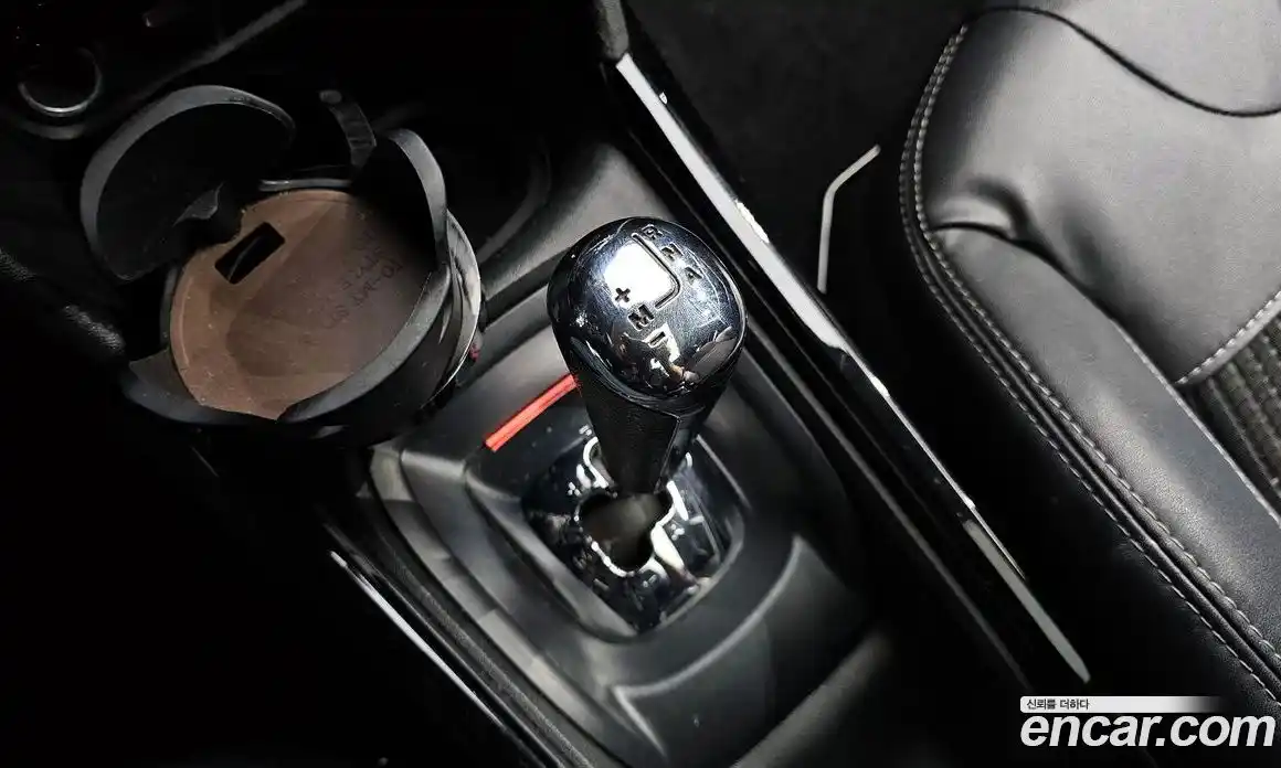 Peugeot 2008 2015 1.6 автомат (гидро), фото 9