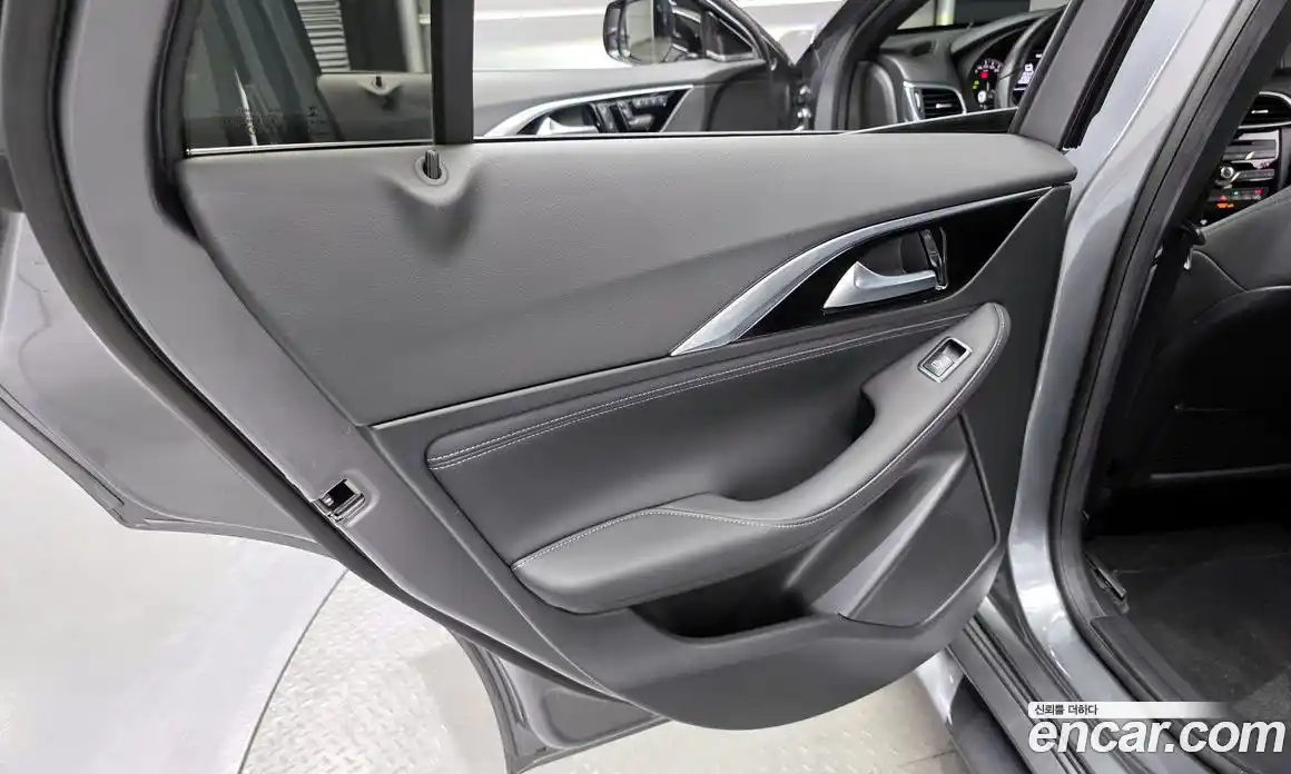 Infiniti Q30 2019 2.0 автомат (гидро), фото 15 Infiniti Q30 2019 2.0 автомат (гидро), фото 15