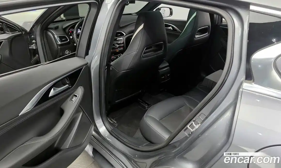 Infiniti Q30 2019 2.0 автомат (гидро), фото 17 Infiniti Q30 2019 2.0 автомат (гидро), фото 17
