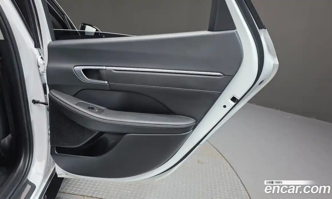 Hyundai Sonata 2022 2.0 автомат (гидро), фото 15
