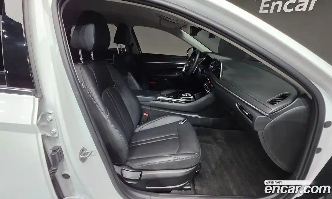 Hyundai Sonata 2022 2.0 автомат (гидро), фото 16