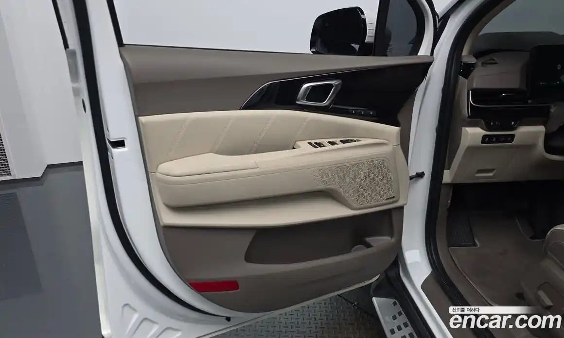 Kia Carnival 2024 1.6 автомат (гидро), фото 13