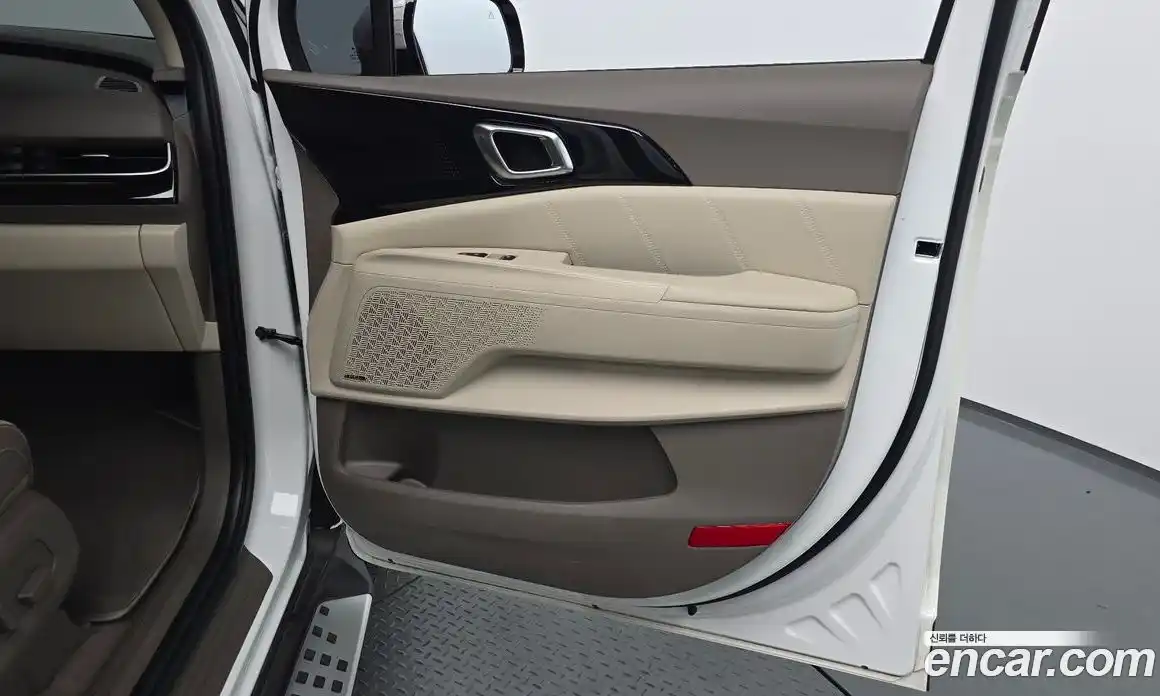 Kia Carnival 2024 1.6 автомат (гидро), фото 14