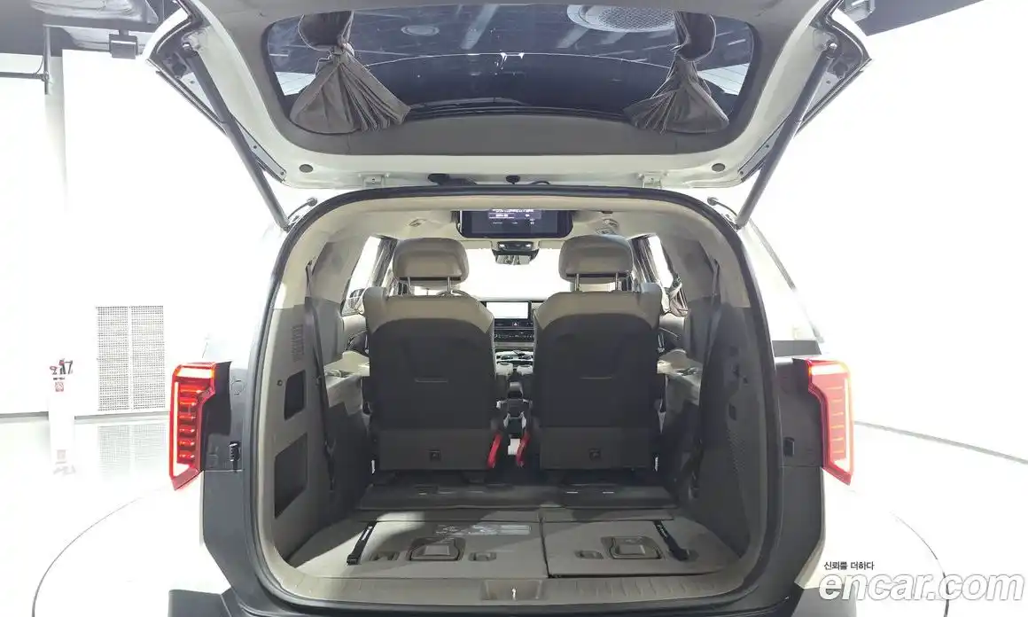 Kia Carnival 2024 1.6 автомат (гидро), фото 24