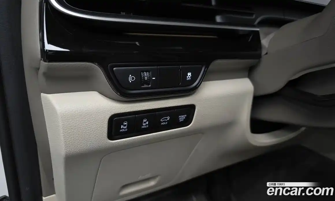 Kia Carnival 2024 1.6 автомат (гидро), фото 26