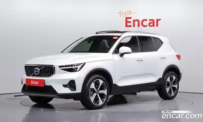 Volvo XC40, 2025, 14 356 км