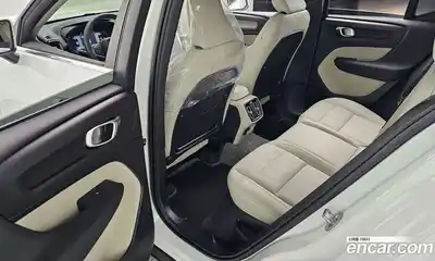 Volvo XC40 2025 2.0 автомат (гидро), миниатюра 11