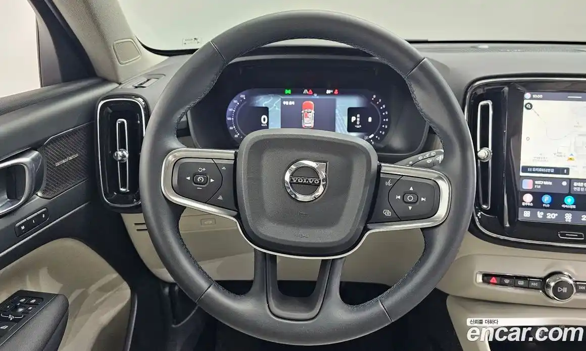 Volvo XC40 2025 2.0 автомат (гидро), фото 13