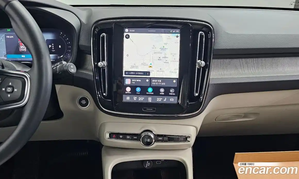 Volvo XC40 2025 2.0 автомат (гидро), фото 19