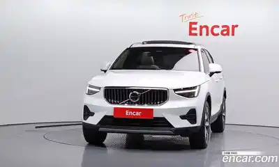 Volvo XC40 2025 2.0 автомат (гидро), миниатюра 3
