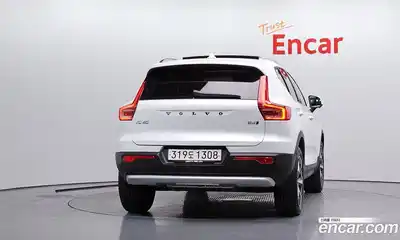 Volvo XC40 2025 2.0 автомат (гидро), миниатюра 4
