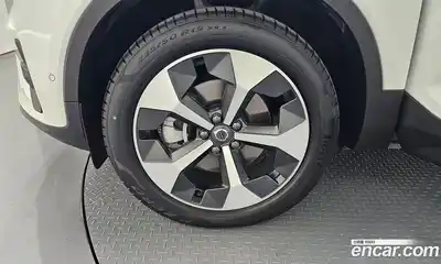 Volvo XC40 2025 2.0 автомат (гидро), миниатюра 5