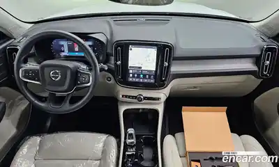 Volvo XC40 2025 2.0 автомат (гидро), миниатюра 7