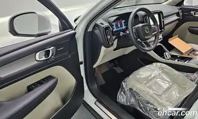 Volvo XC40 2025 2.0 автомат (гидро), миниатюра 10