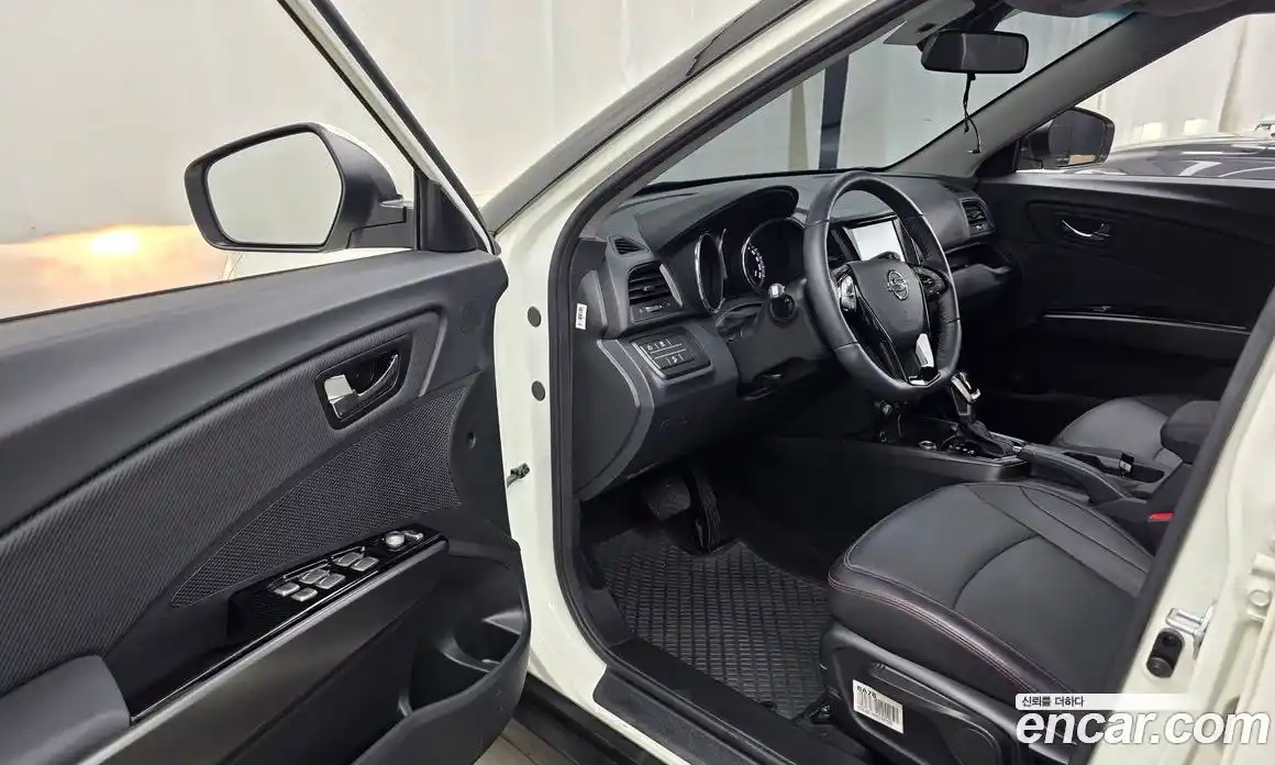 SsangYong TIBOLI 2019 1.6 автомат (гидро), фото 13