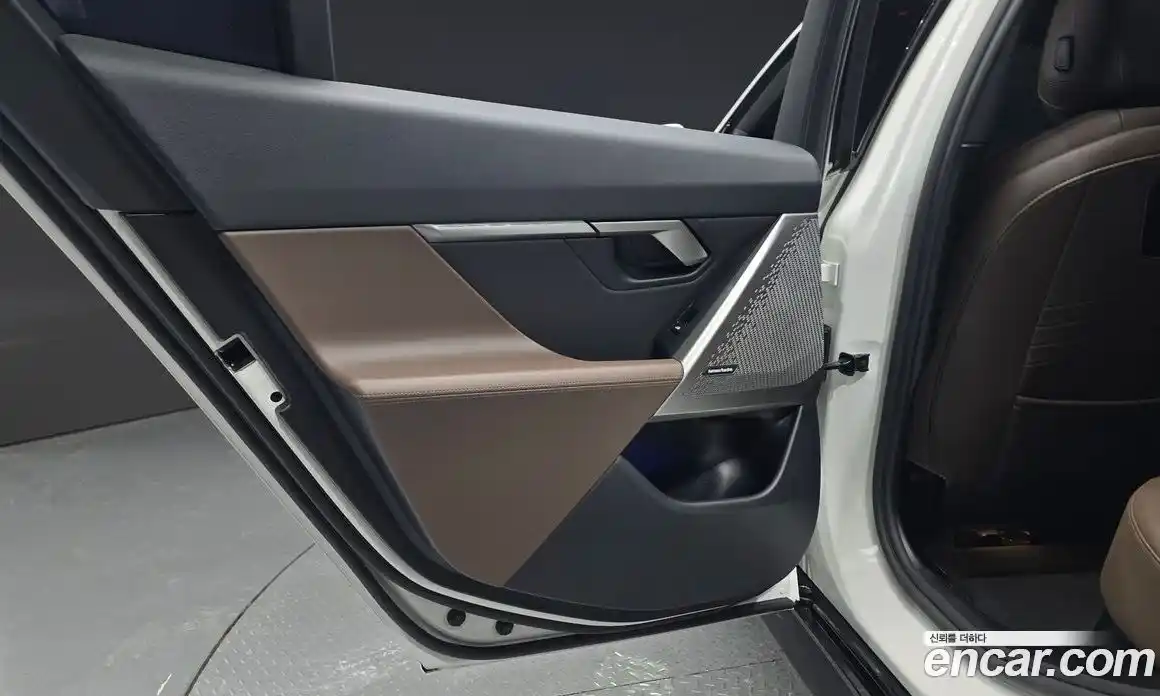 BMW 5 серия 2025 2.0 автомат (гидро), фото 14