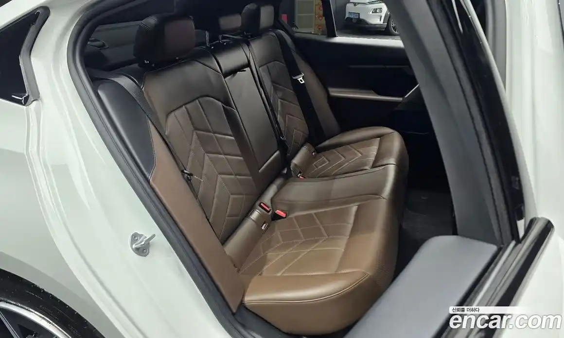 BMW 5 серия 2025 2.0 автомат (гидро), фото 15