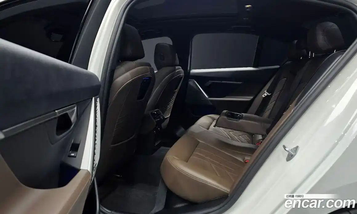BMW 5 серия 2025 2.0 автомат (гидро), фото 17