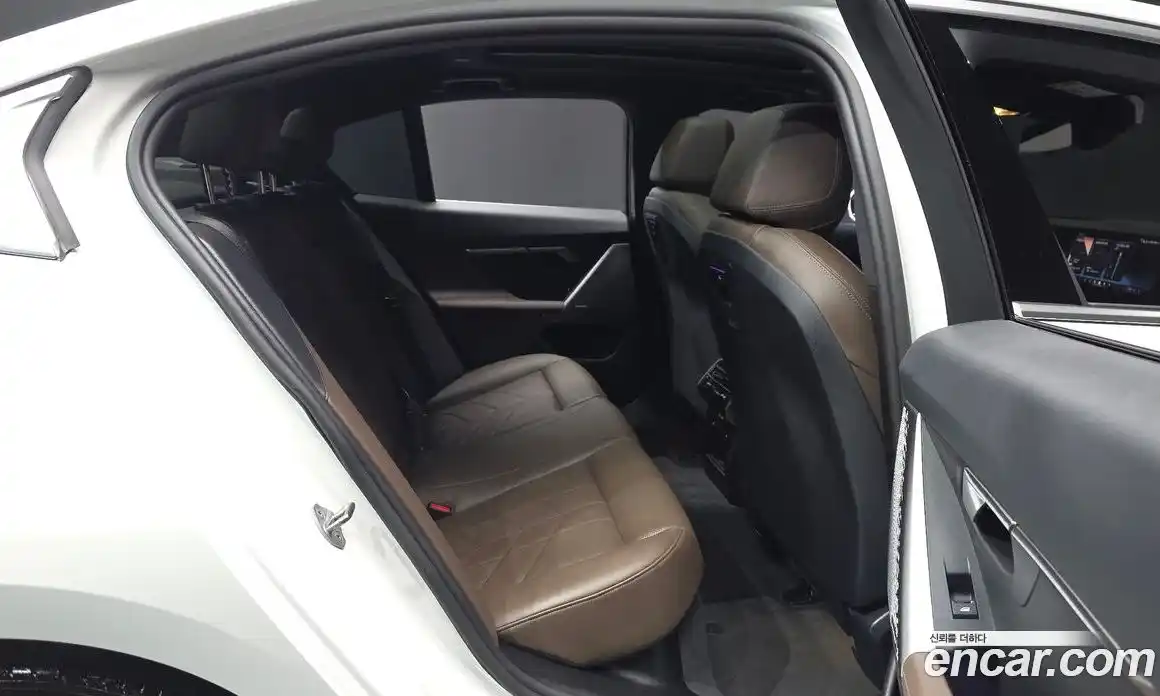 BMW 5 серия 2024 2.0 автомат (гидро), фото 15