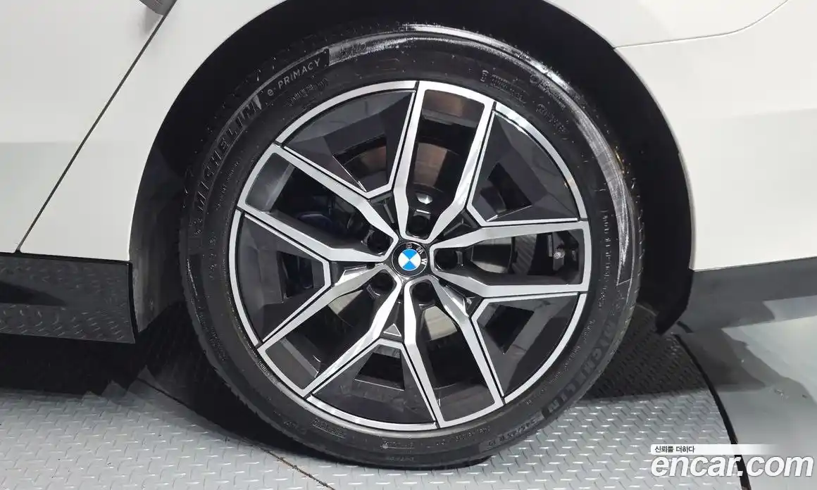 BMW 5 серия 2024 2.0 автомат (гидро), фото 6