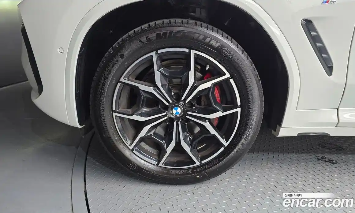 BMW X4 2023 2.0 автомат (гидро), фото 5