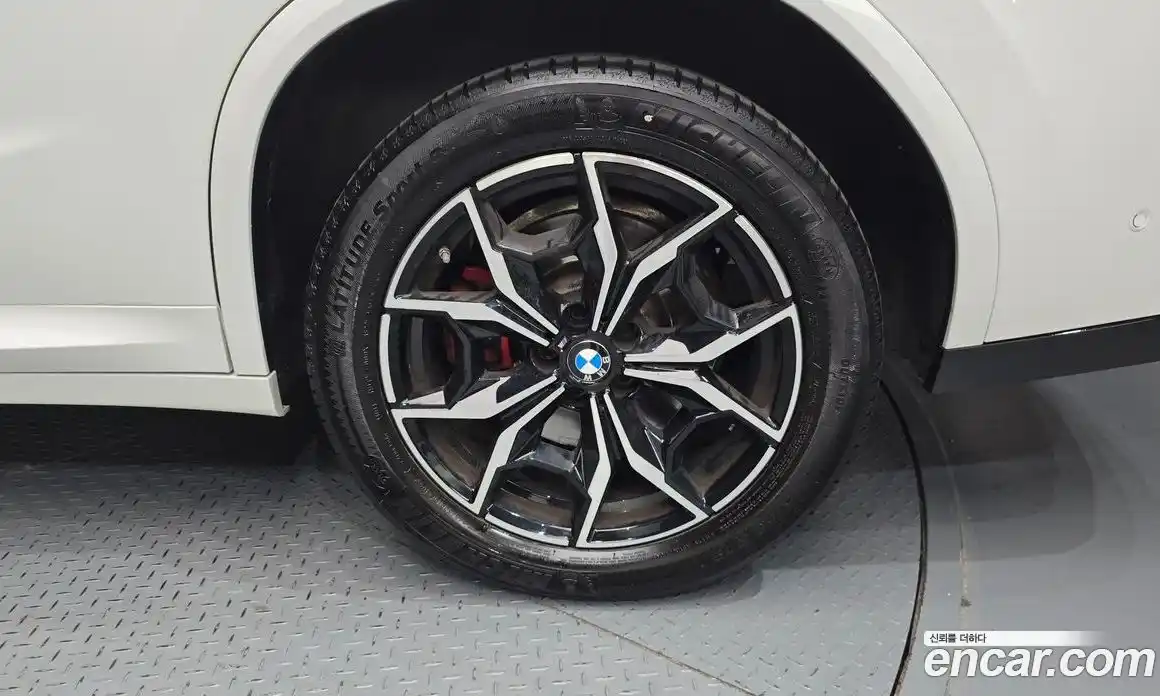 BMW X4 2023 2.0 автомат (гидро), фото 7