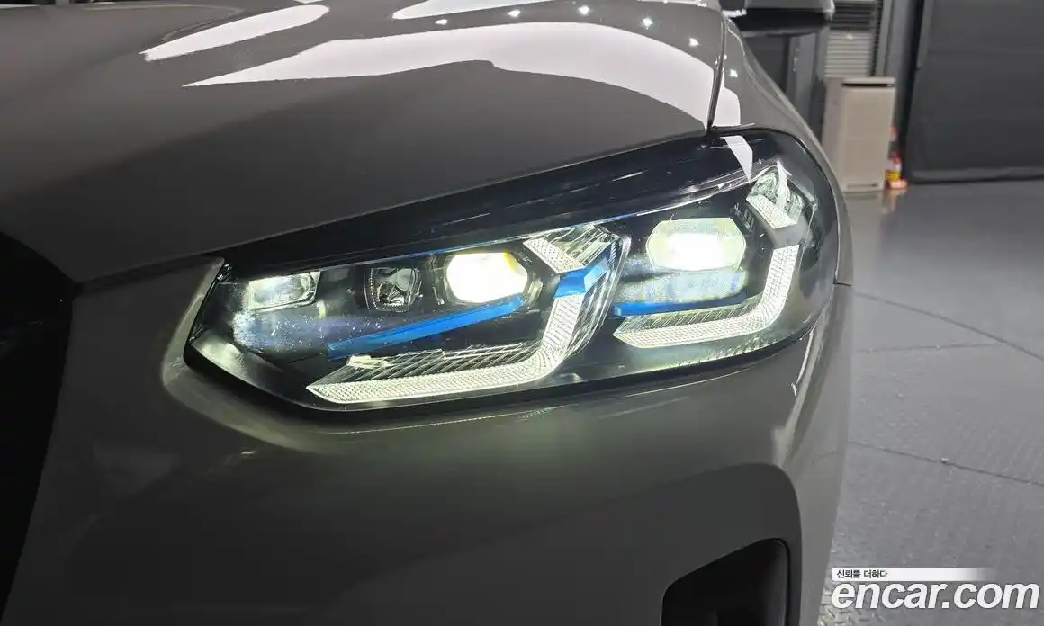 BMW X4 2023 2.0 автомат (гидро), фото 8