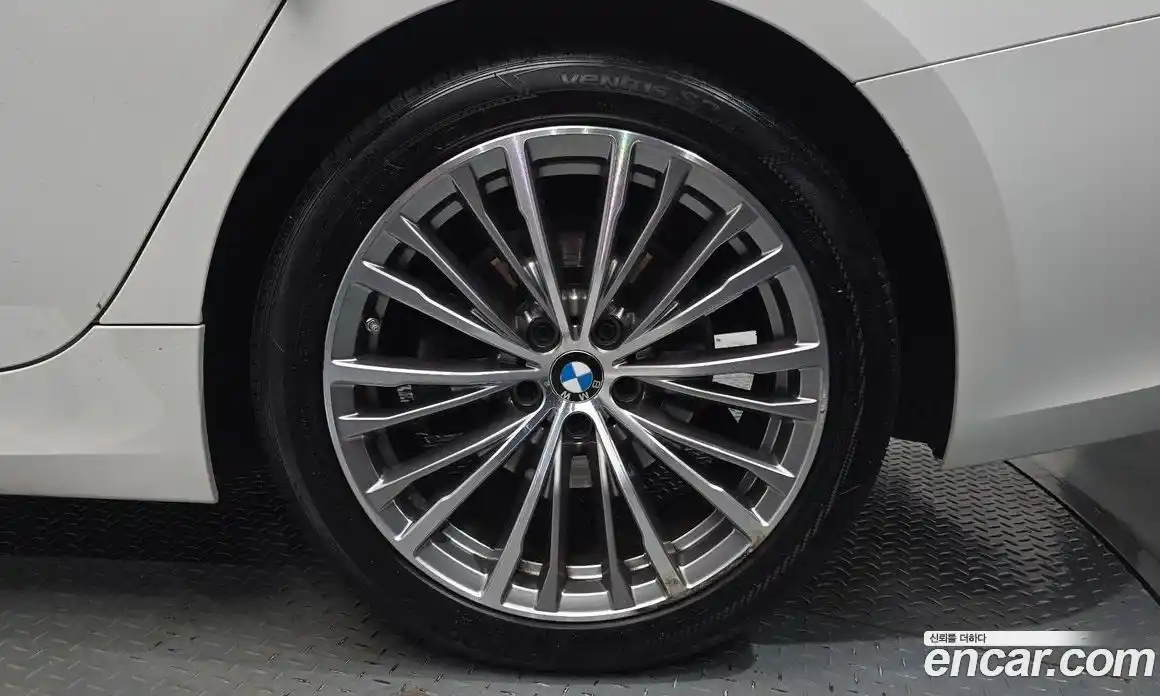 BMW 3 серия 2022 2.0 автомат (гидро), фото 6