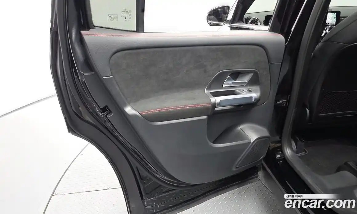 Mercedes-Benz GLB-Class 2023 2.0 гидро, фото 15 Mercedes-Benz GLB-Class 2023 2.0 гидро, фото 15