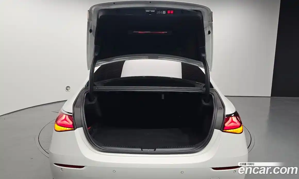 Mercedes-Benz E-Class 2025 2.0 автомат (гидро), фото 26