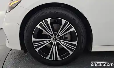 Mercedes-Benz E-Class 2025 2.0 автомат (гидро), миниатюра 5
