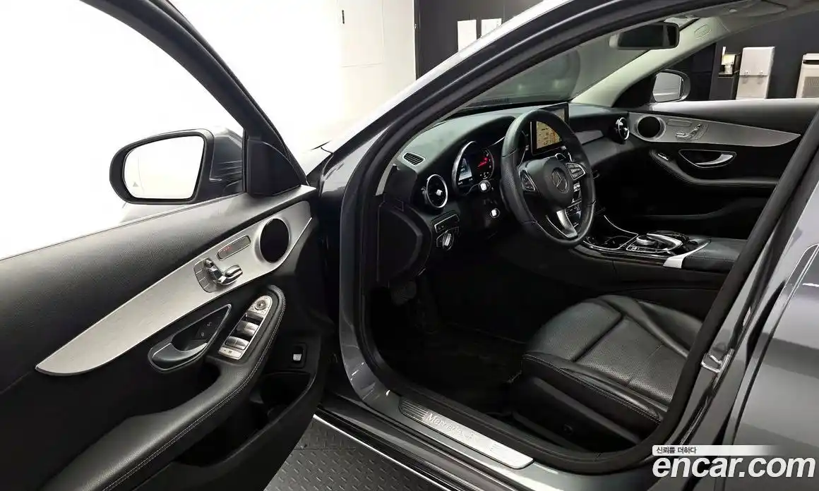 Mercedes-Benz C-Class 2017 2.0 гидро, фото 10 Mercedes-Benz C-Class 2017 2.0 гидро, фото 10