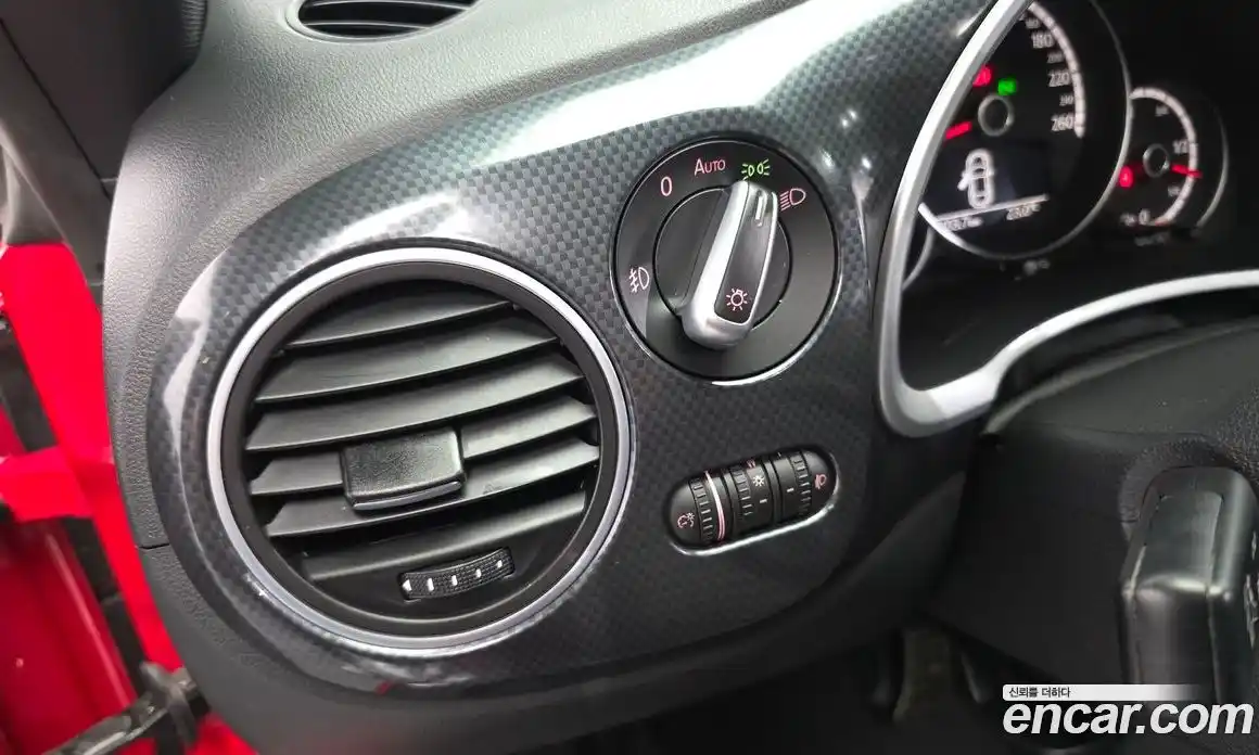 Volkswagen Beatle 2014 2.0 автомат (гидро), фото 15