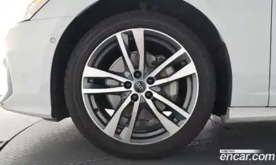 Audi A6 2022 2.0 автомат (гидро), миниатюра 4