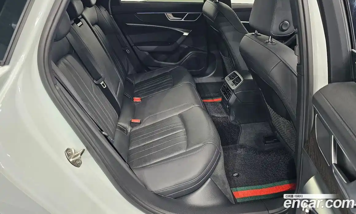 Audi A6 2021 2.0 автомат (гидро), фото 11