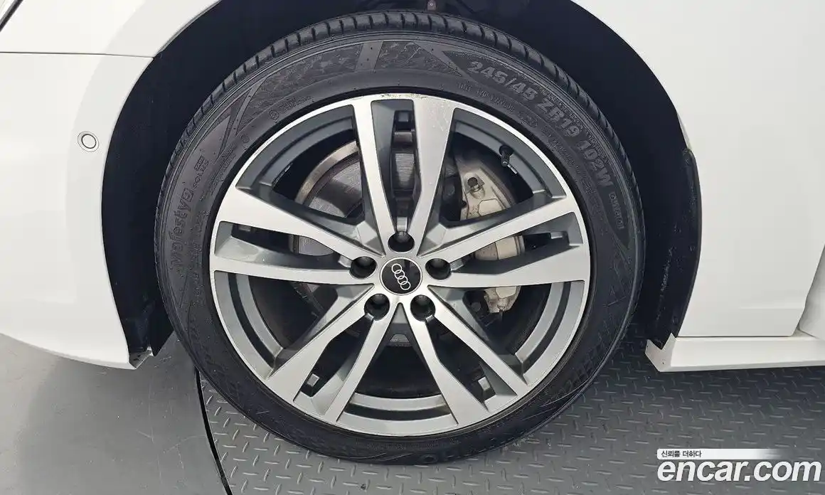 Audi A6 2021 2.0 автомат (гидро), фото 5