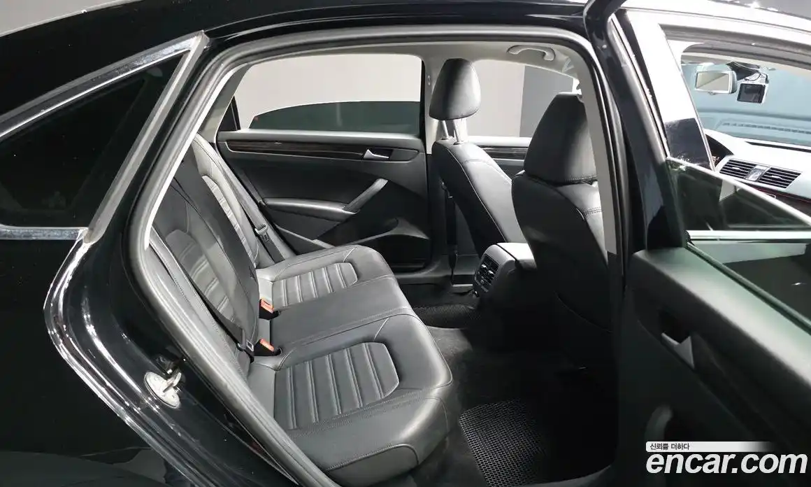 Volkswagen Passat 2015 1.8 автомат (гидро), фото 11