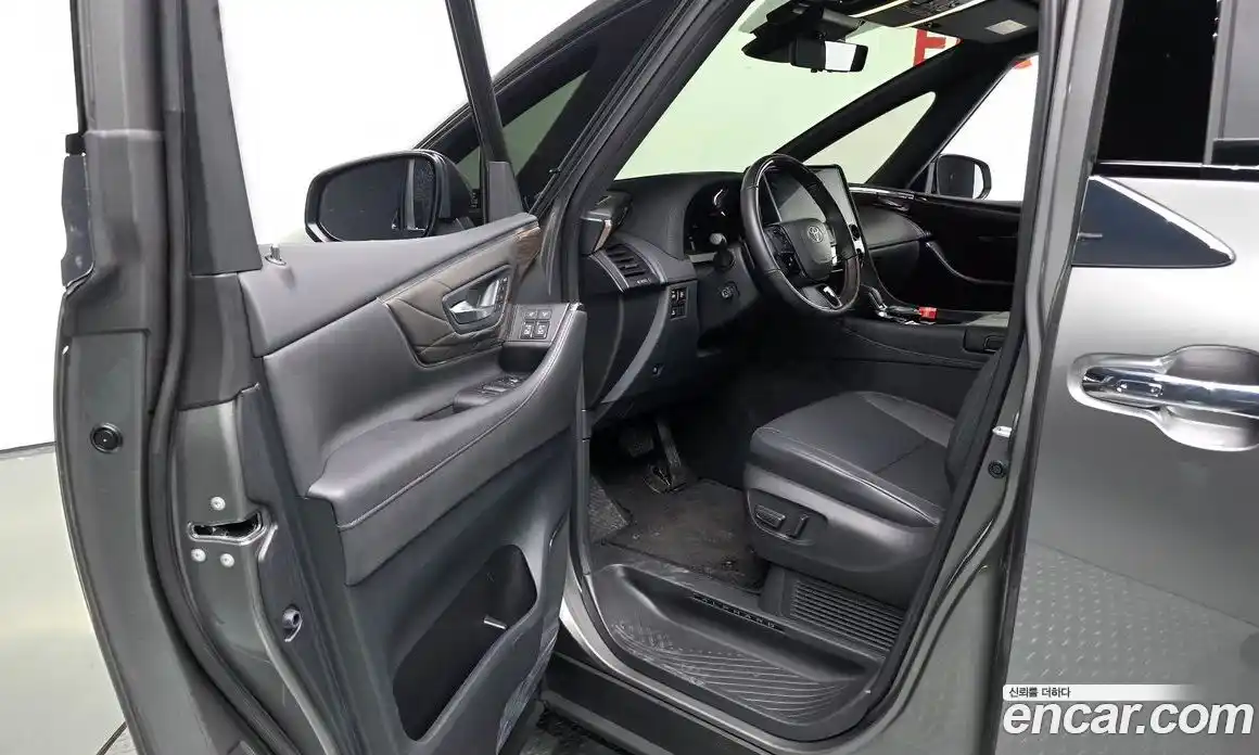 Toyota Alphard 2025 2.5 автомат (гидро), фото 12 Toyota Alphard 2025 2.5 автомат (гидро), фото 12