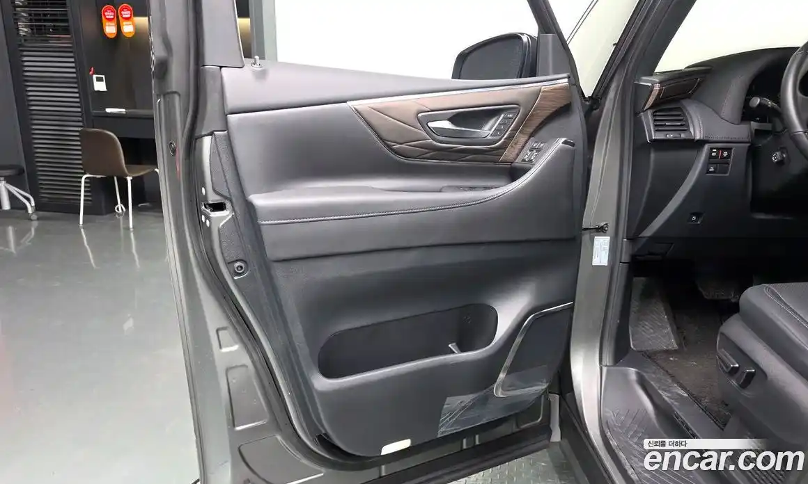 Toyota Alphard 2025 2.5 автомат (гидро), фото 14 Toyota Alphard 2025 2.5 автомат (гидро), фото 14