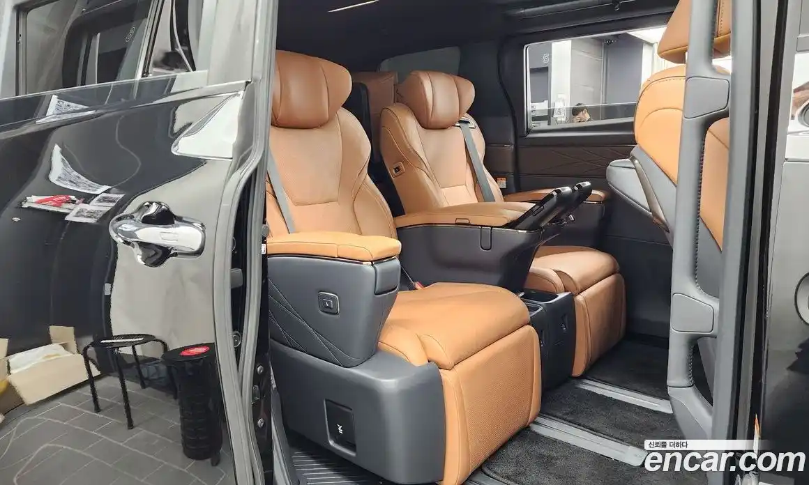Toyota Alphard 2025 2.5 автомат (гидро), фото 12 Toyota Alphard 2025 2.5 автомат (гидро), фото 12