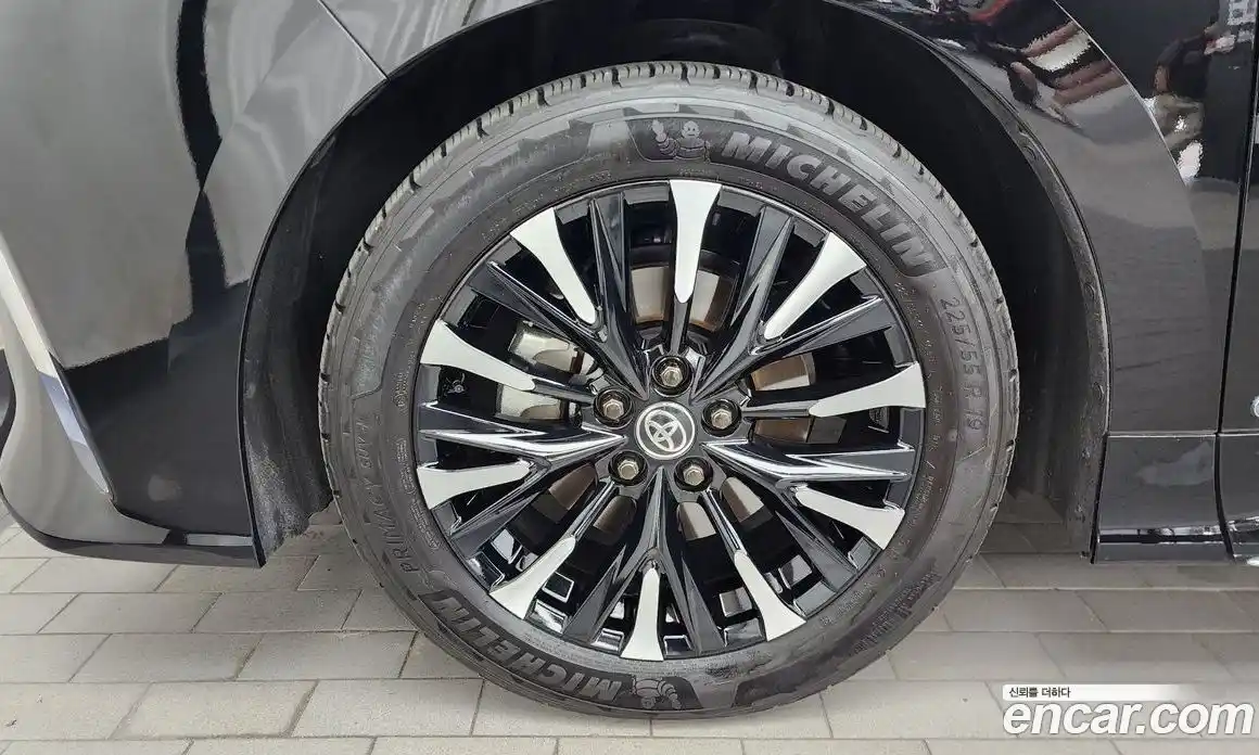 Toyota Alphard 2025 2.5 автомат (гидро), фото 4 Toyota Alphard 2025 2.5 автомат (гидро), фото 4