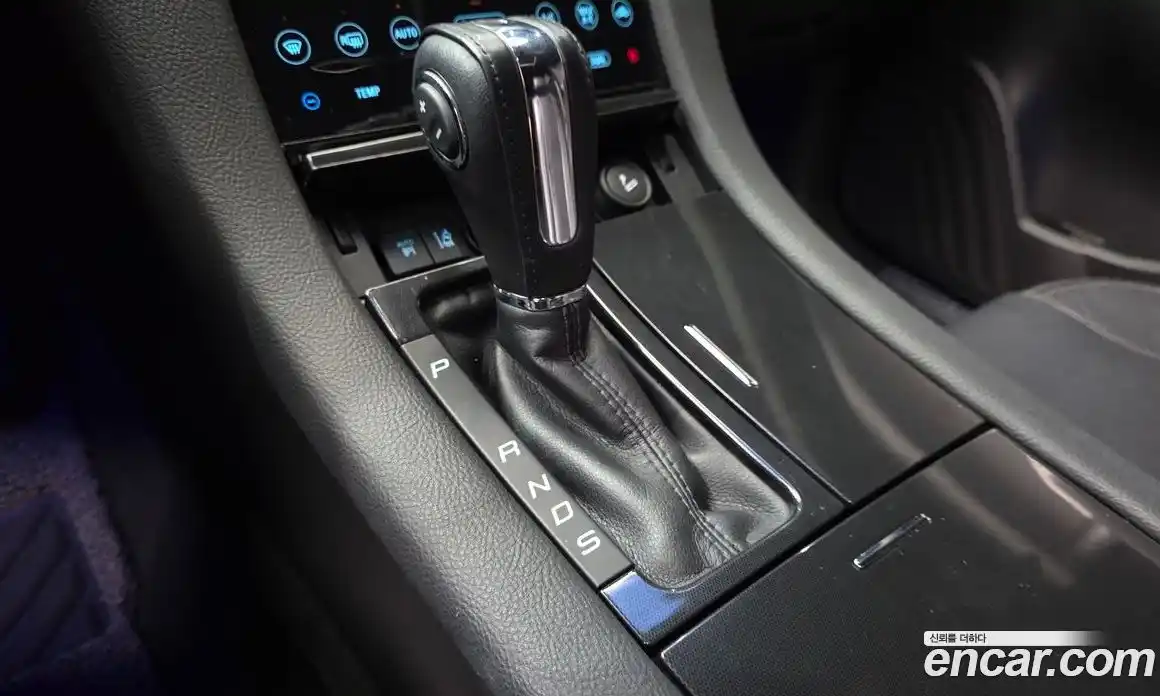 Ford Taurus 2016 2.0 автомат (гидро), фото 9