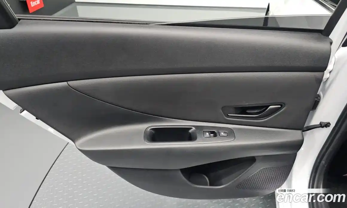 Hyundai Avante 2024 1.6 автомат (гидро), фото 14
