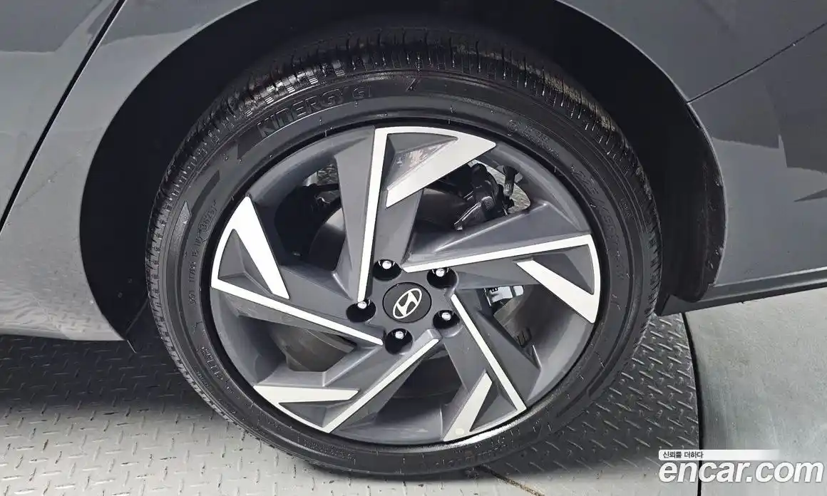 Hyundai Avante 2025 1.6 автомат (гидро), фото 6