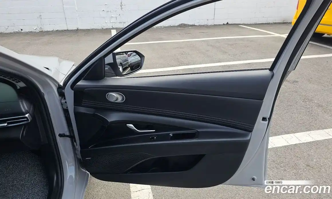 Hyundai Avante 2021 1.6 автомат (гидро), фото 14