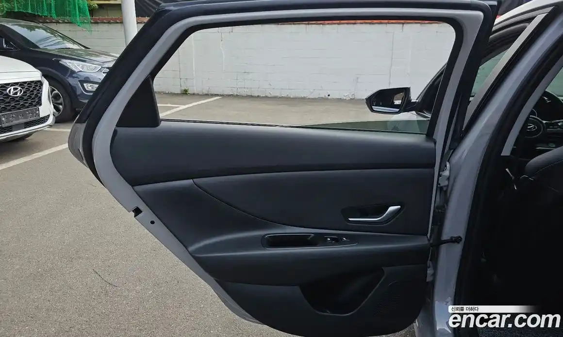 Hyundai Avante 2021 1.6 автомат (гидро), фото 15
