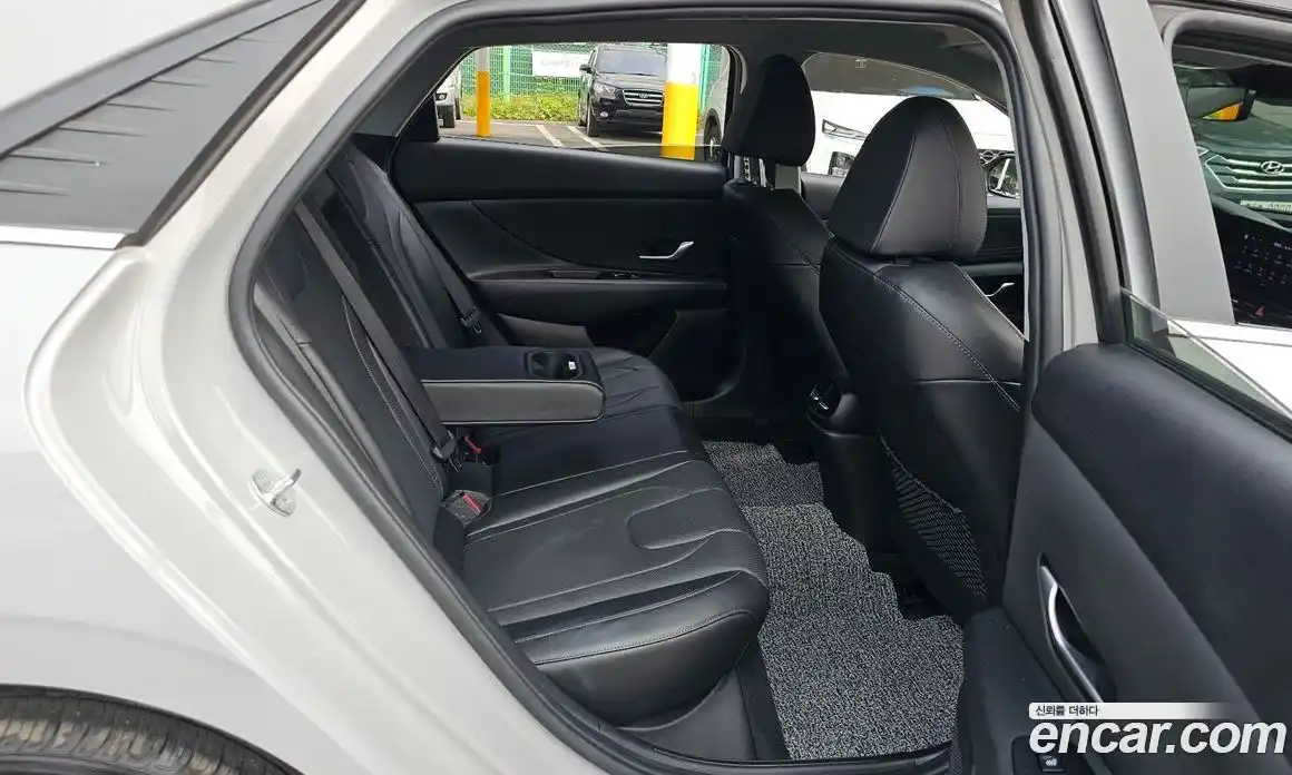 Hyundai Avante 2021 1.6 автомат (гидро), фото 17