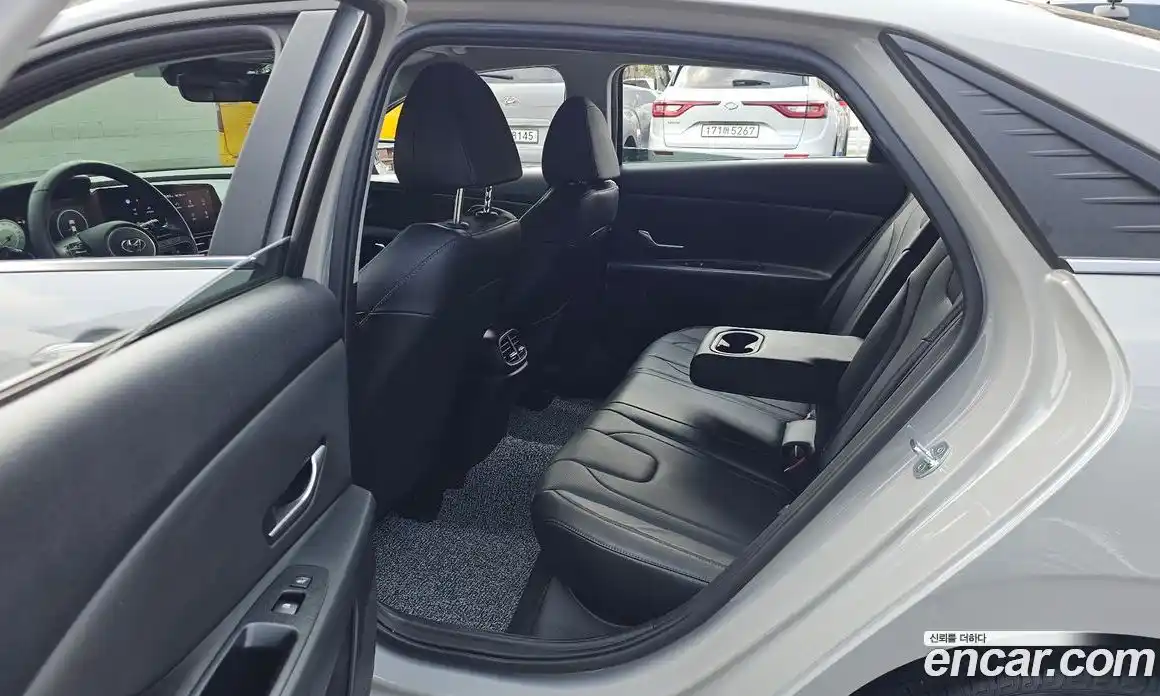 Hyundai Avante 2021 1.6 автомат (гидро), фото 18