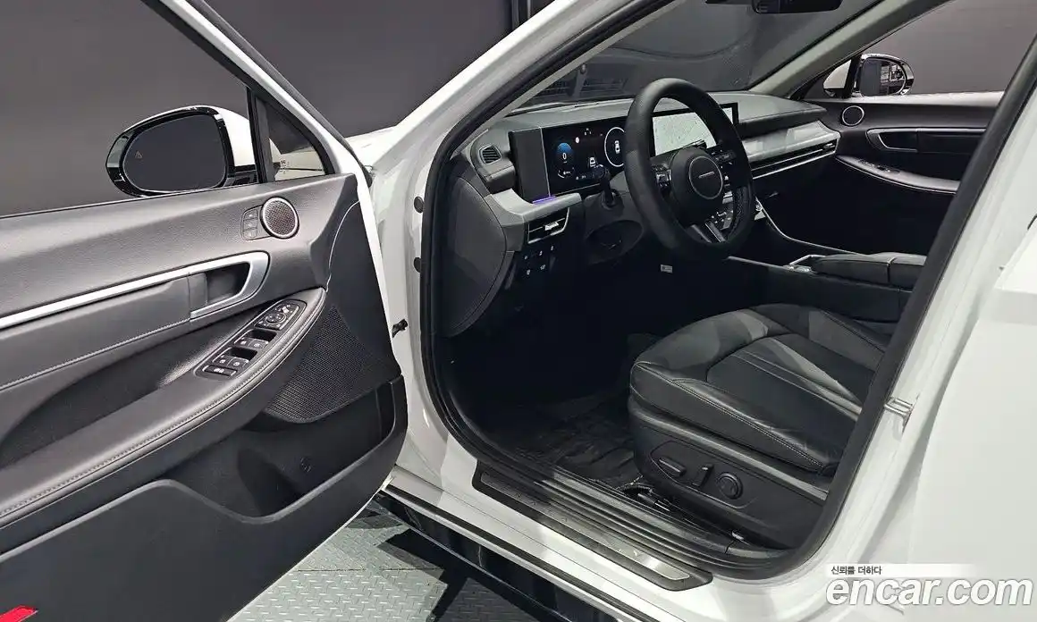 Hyundai Sonata 2025 2.0 автомат (гидро), фото 13