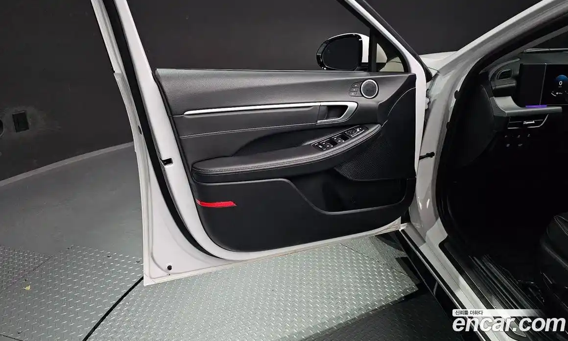 Hyundai Sonata 2025 2.0 автомат (гидро), фото 14